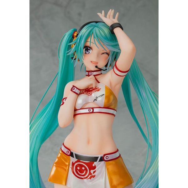 Racing Miku 2010 Ver. Art by Kentaro Yabuki 1/7 Scale Statue (Hatsune Miku GT Project) Additional Image 2