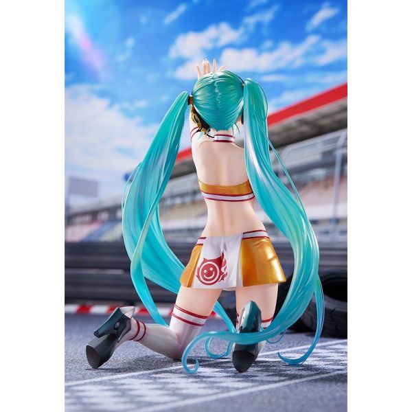 Racing Miku 2010 Ver. Art by Kentaro Yabuki 1/7 Scale Statue (Hatsune Miku GT Project) Additional Image 5