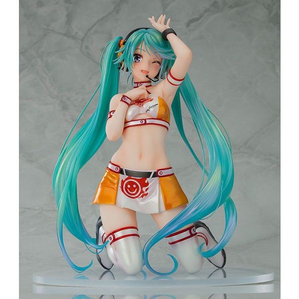 Racing Miku 2010 Ver. Art by Kentaro Yabuki 1/7 Scale Statue (Hatsune Miku GT Project) Additional Image 3