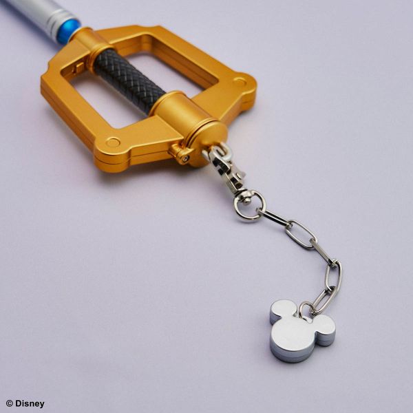 Kingdom Hearts Light Up Keyblade - Kingdom Key Additional Image 1