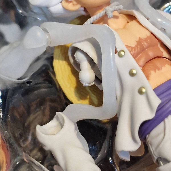 [For Parts Only] S.H. Figuarts Monkey D. Luffy GEAR 5 (Right arm snapped off) Additional Image 2