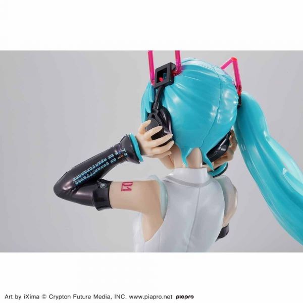 Figure-rise LABO Hatsune Miku V4X Model Kit (Vocaloid) Image