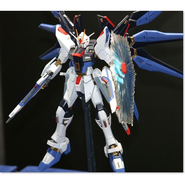 MG Strike Freedom Gundam Full Burst Mode (Mobile Suit Gundam SEED Destiny) Additional Image 1
