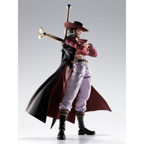 S.H. Figuarts Dracule Mihawk Hawkeye (One Piece) Additional Image 1