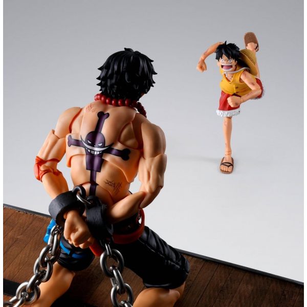 S.H Figuarts Portgas.D.Ace - Marineford Ver. (One Piece) Additional Image 5