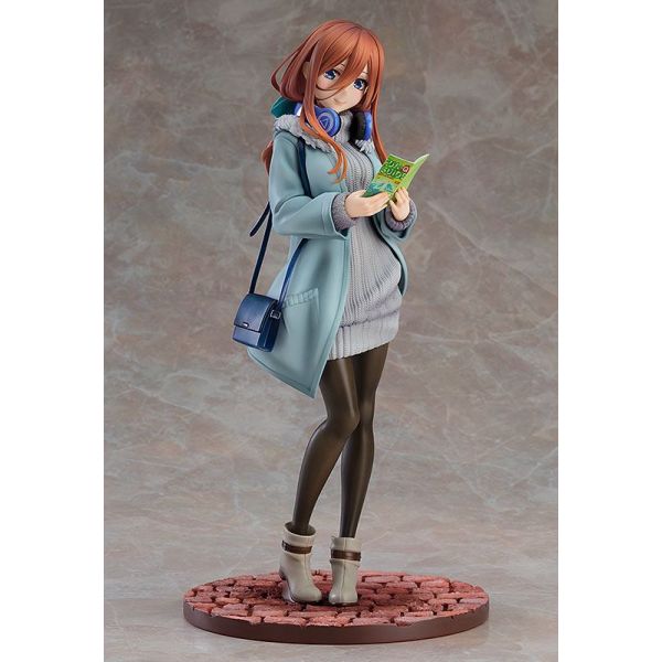 Miku Nakano Date Style Ver. 1/6 Scale Statue (The Quintessential Quintuplets) Additional Image 1