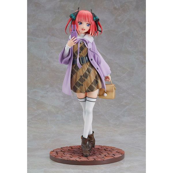 Nino Nakano Date Style Ver. 1/6 Scale Statue (The Quintessential Quintuplets) Additional Image 1
