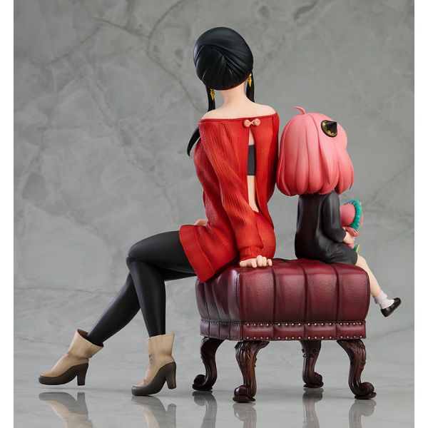 Anya & Yor Statue (Spy x Family) Additional Image 2