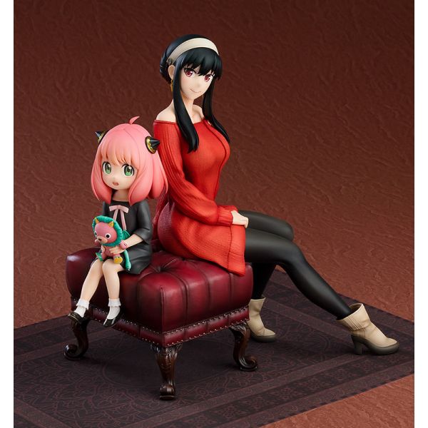 Anya & Yor Statue (Spy x Family) Additional Image 5