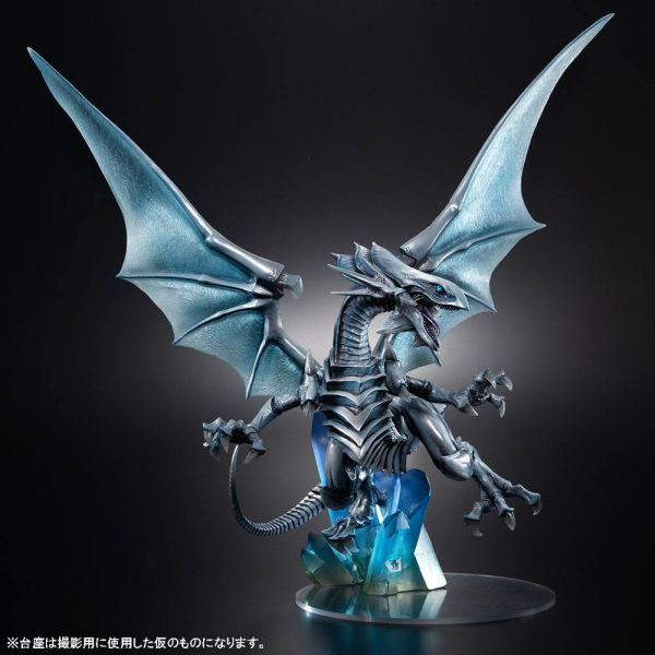 Art Works Monsters Blue Eyes White Dragon Holographic Edition Statue (Yu-Gi-Oh! Duel Monsters) Additional Image 2