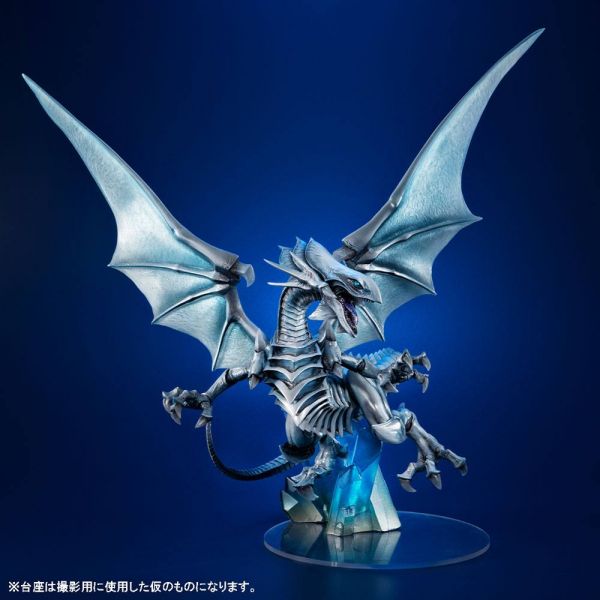 Art Works Monsters Blue Eyes White Dragon Holographic Edition Statue (Yu-Gi-Oh! Duel Monsters) Additional Image 5