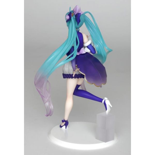 Hatsune Miku 3rd Season Winter Ver. Statue Image