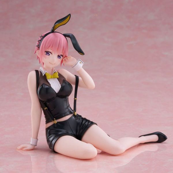 Desktop Cute Ichika Nakano Bunny Ver. (The Quintessential Quintuplets 3) Main Image