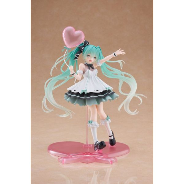 View Prize Figures page
