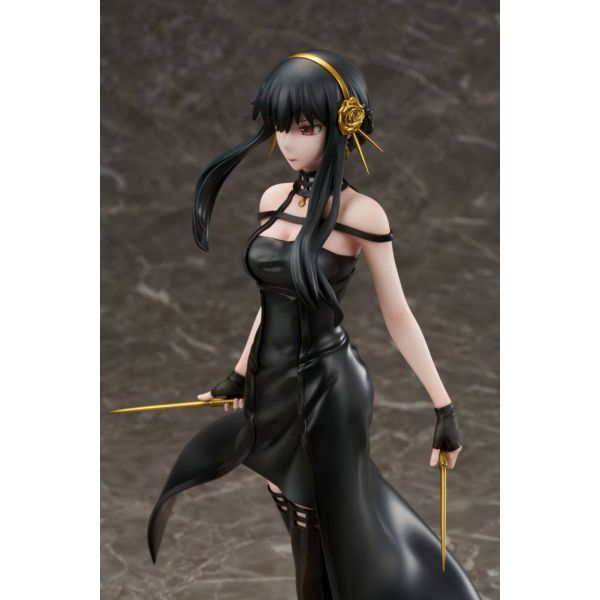 Yor Forger Statue (Spy × Family) Additional Image 4