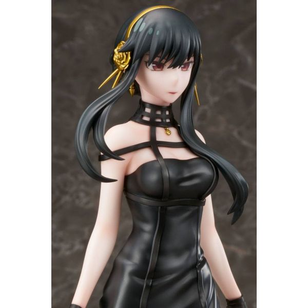 Yor Forger Statue (Spy × Family) Additional Image 5
