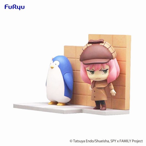 Hold Figure Anya & Penguin (Spy x Family) Additional Image 1