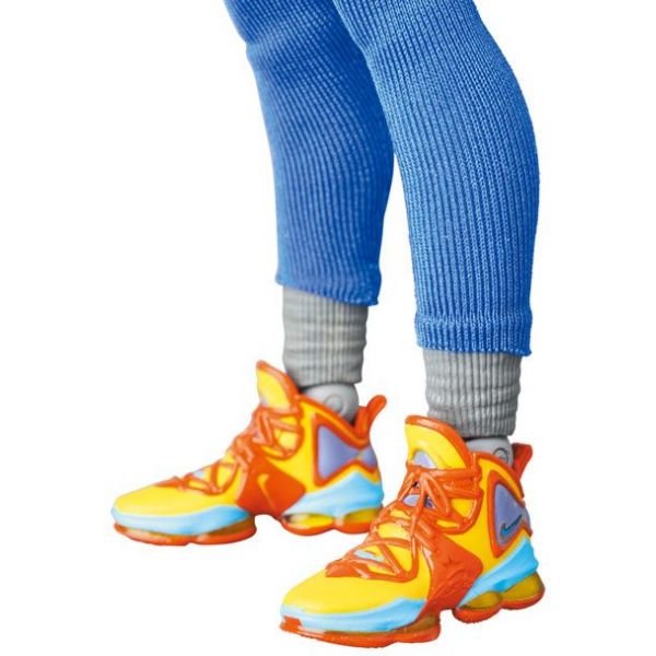 MAFEX LeBron James (Space Jam: A New Legacy) Additional Image 7