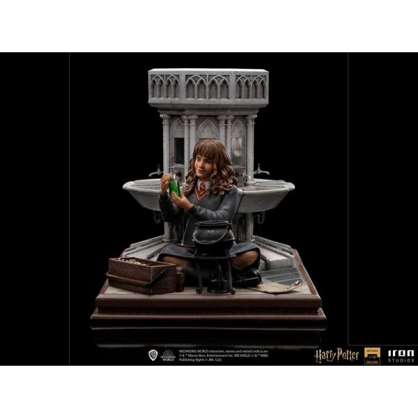 Hermione Granger Polyjuice Deluxe Art Scale Statue (Harry Potter) Additional Image 1