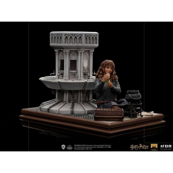 Hermione Granger Polyjuice Deluxe Art Scale Statue (Harry Potter) Additional Image 2