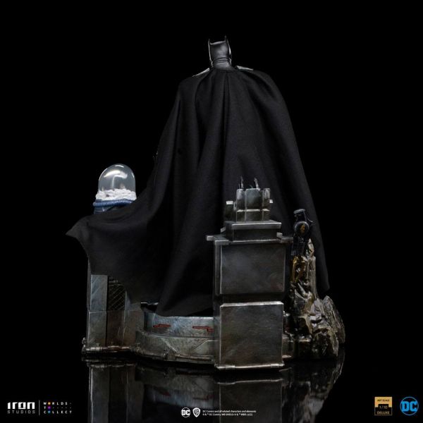 Art Scale Batman Unleashed Deluxe Statue (DC Comics) Additional Image 2