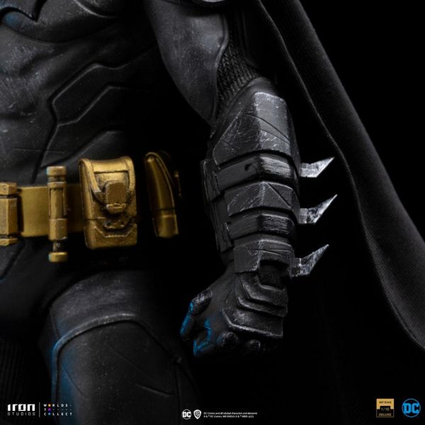 Art Scale Batman Unleashed Deluxe Statue (DC Comics) Additional Image 7