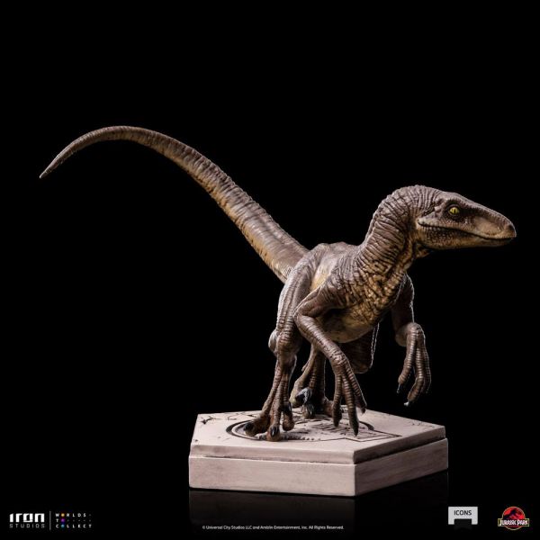 Icons Velociraptor C Statue (Jurassic World) Additional Image 4