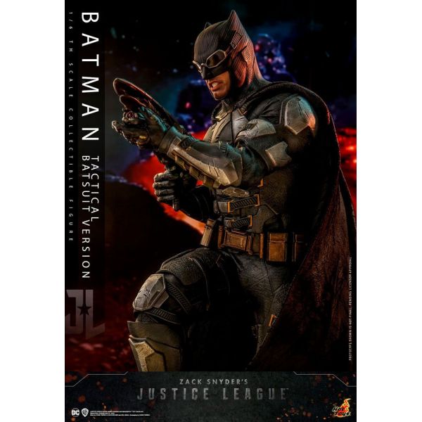 Batman Tactical Batsuit Version Action Figure (Zack Snyder's Justice League) Additional Image 6