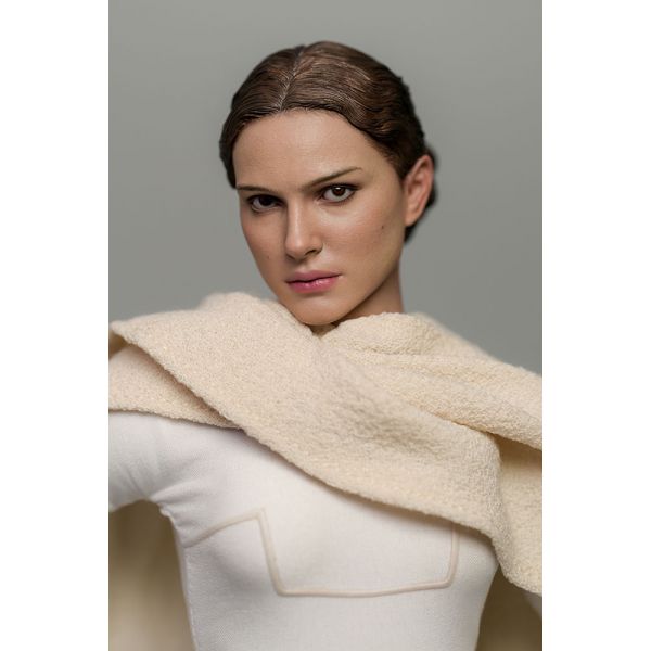 Padme Amidala Action Figure (Star Wars: Episode II) Additional Image 4