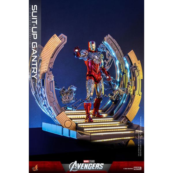 Accessories Collection Series Iron Man Suit-Up Gantry (Marvel's The Avengers) Additional Image 7