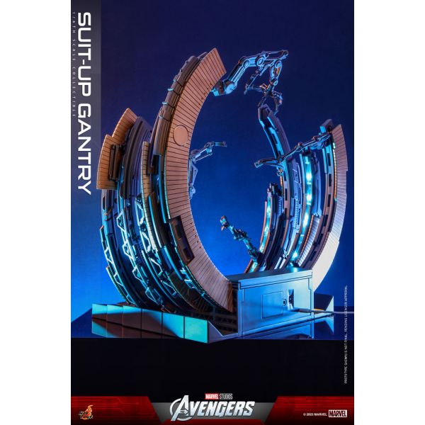 Accessories Collection Series Iron Man Suit-Up Gantry (Marvel's The Avengers) Additional Image 5