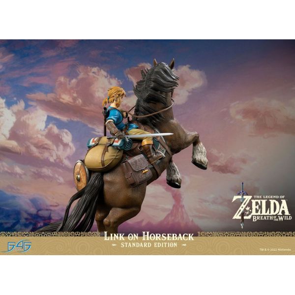 Link on Horseback Statue (The Legend of Zelda Breath of the Wild) Additional Image 2