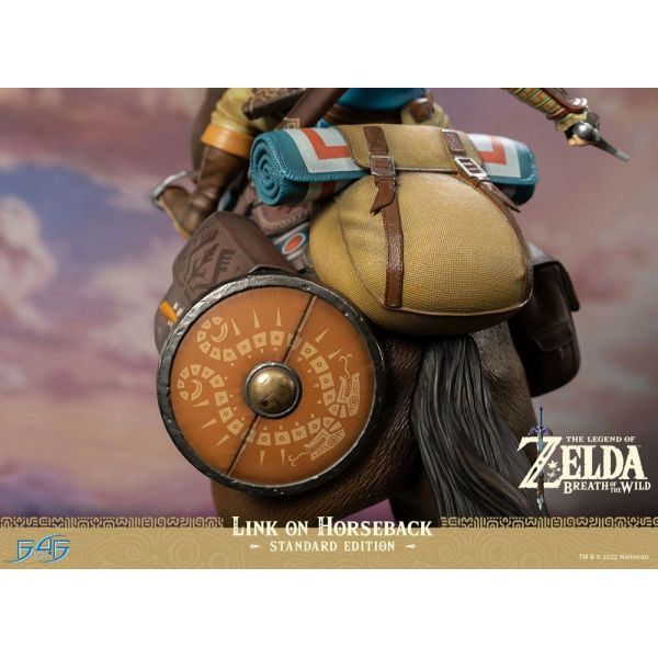 Link on Horseback Statue (The Legend of Zelda Breath of the Wild) Additional Image 5