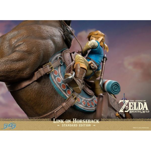 Link on Horseback Statue (The Legend of Zelda Breath of the Wild) Additional Image 8