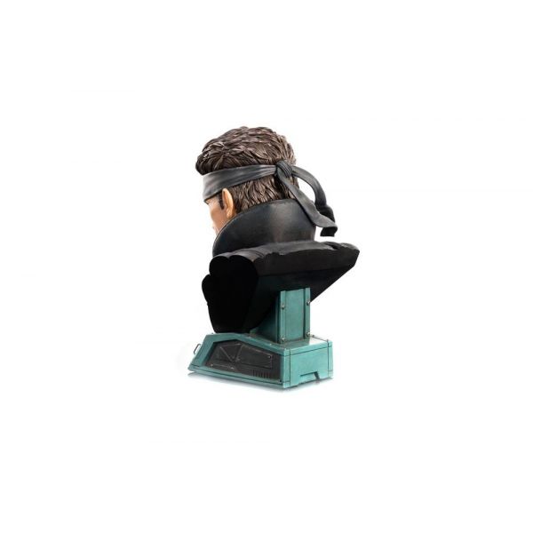 Grand Scale Solid Snake Bust (Metal Gear Solid) Additional Image 3