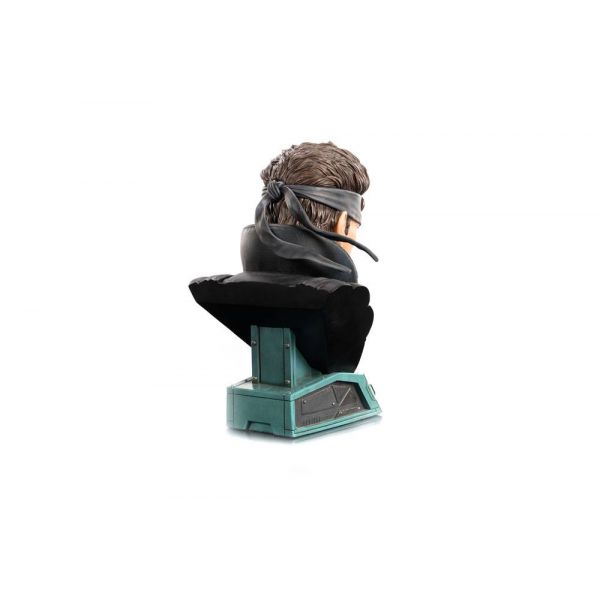 Grand Scale Solid Snake Bust (Metal Gear Solid) Additional Image 5