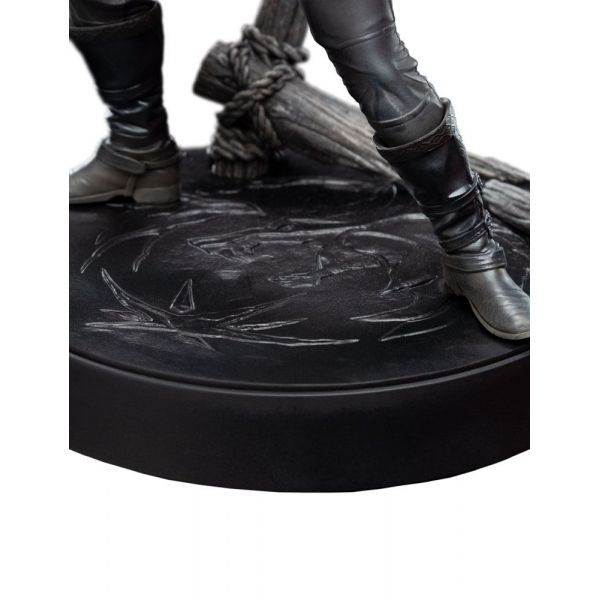 Figures of Fandom Geralt of Rivia Statue (The Witcher) Additional Image 6