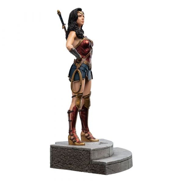 Wonder Woman Statue (Zack Snyder's Justice League) Additional Image 1