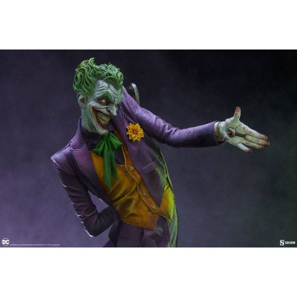 Premium Format The Joker Statue (DC Comics) Additional Image 1