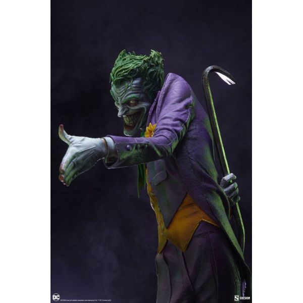 Premium Format The Joker Statue (DC Comics) Additional Image 2