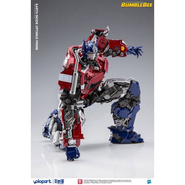 Earth mode Optimus Prime Model Kit (Bumblebee The Movie) Image