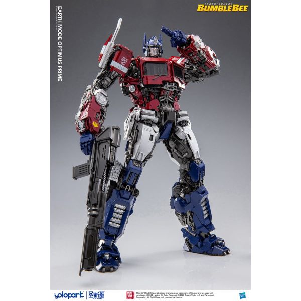 Earth mode Optimus Prime Model Kit (Bumblebee The Movie) Image