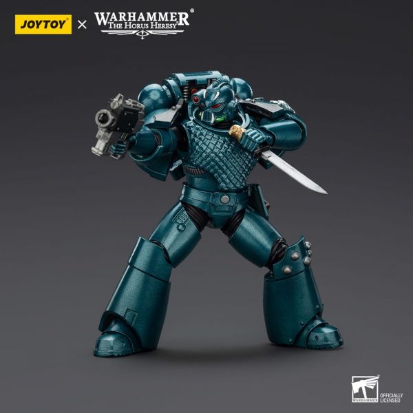 Alpha Legion Head hunter With Banestrike Combi-Bolter And Power Dagger (Warhammer The Horus Heresy) Additional Image 4